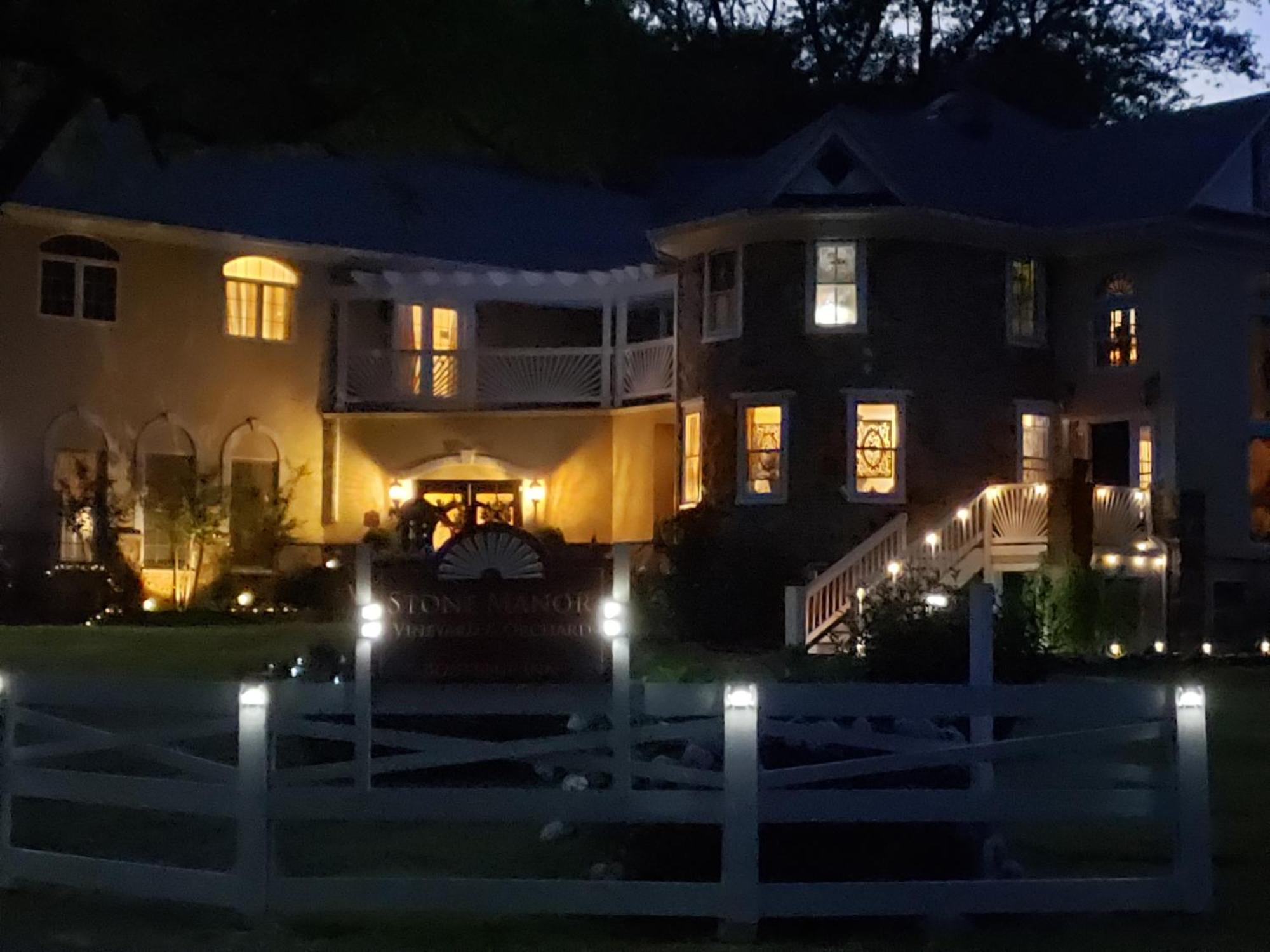 Stone Manor Boutique Inn Britain Ngoại thất bức ảnh
