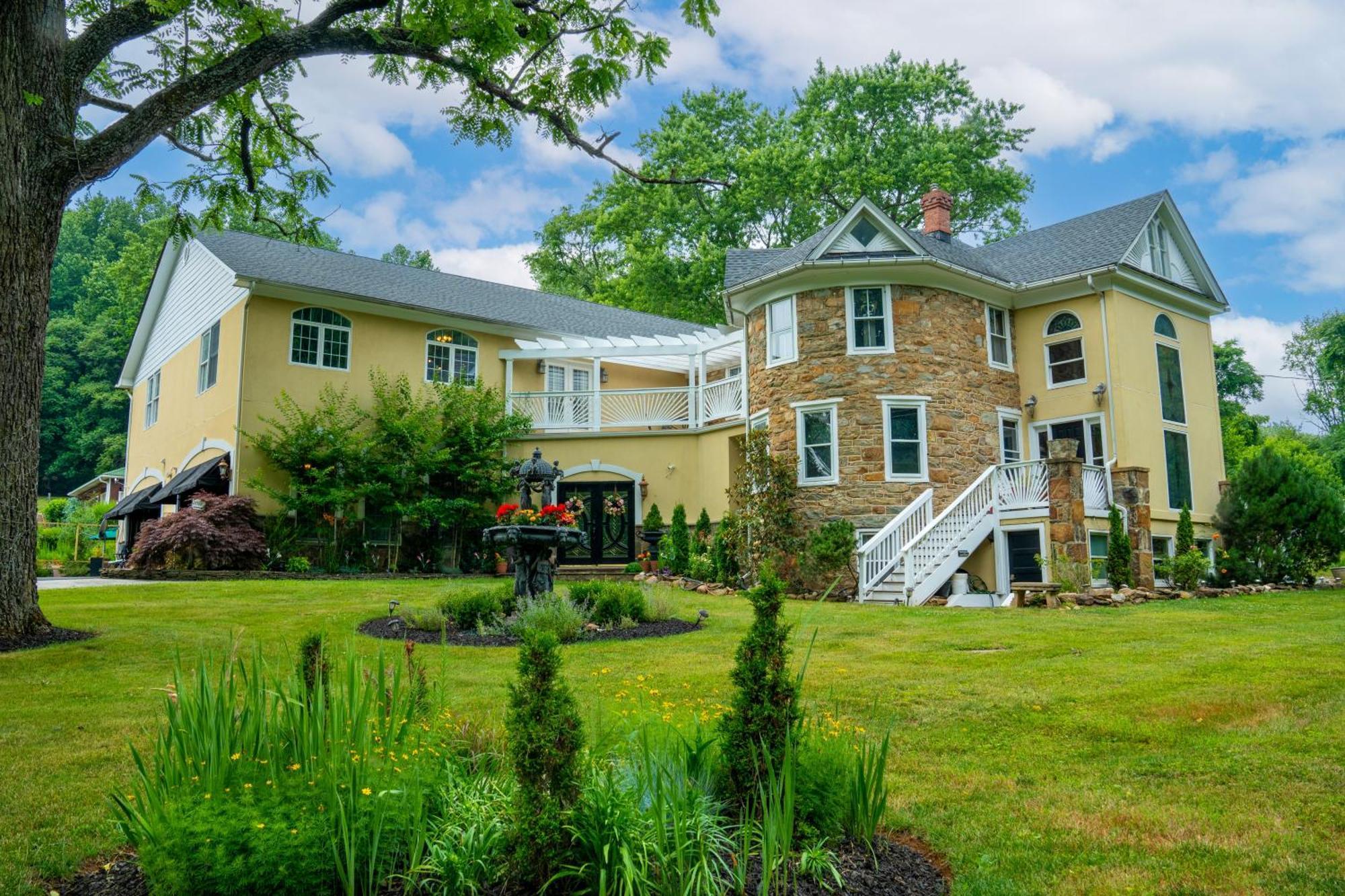 Stone Manor Boutique Inn Britain Ngoại thất bức ảnh
