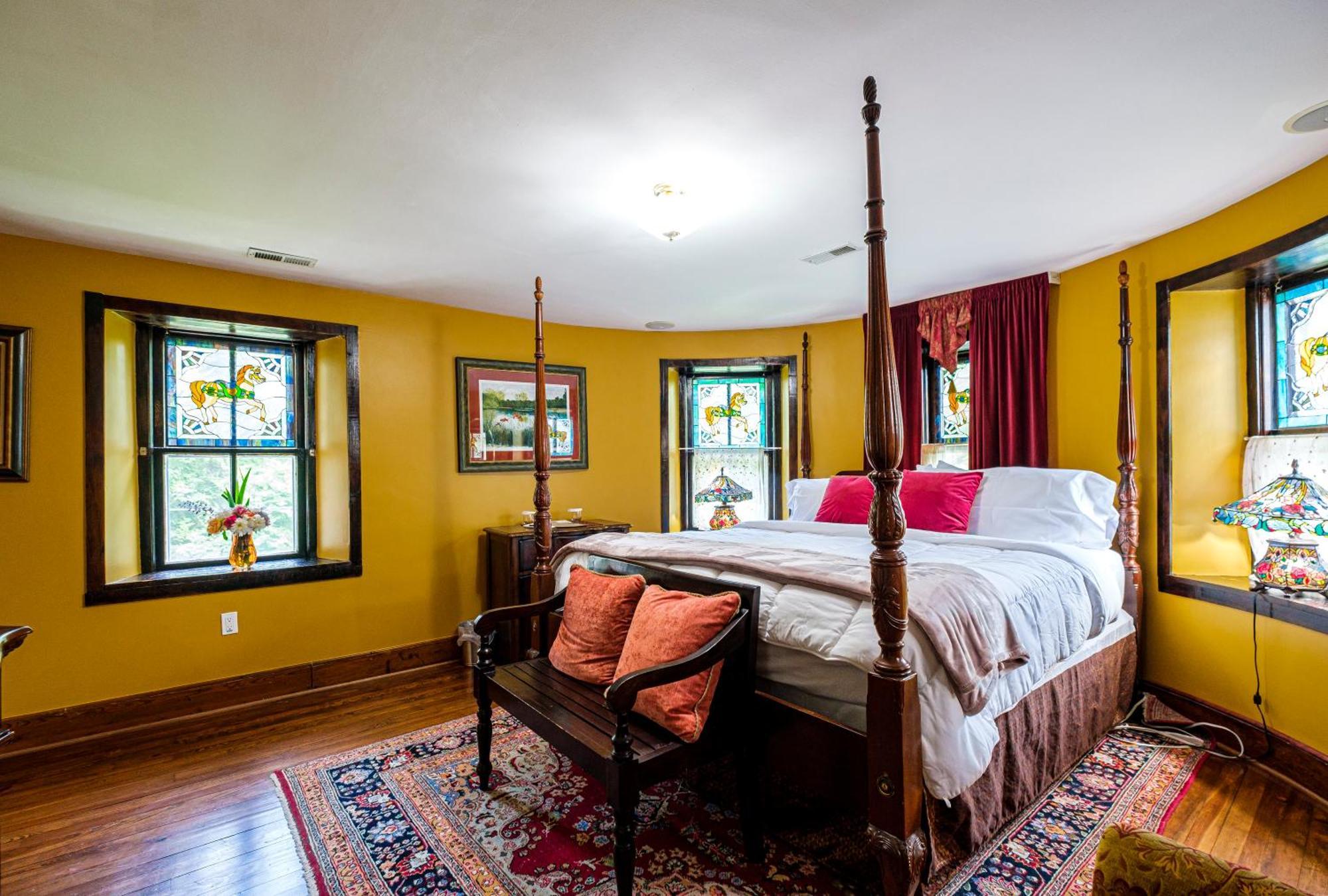 Stone Manor Boutique Inn Britain Ngoại thất bức ảnh