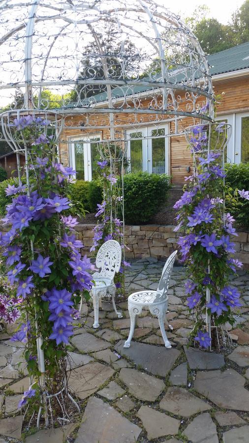 Stone Manor Boutique Inn Britain Ngoại thất bức ảnh