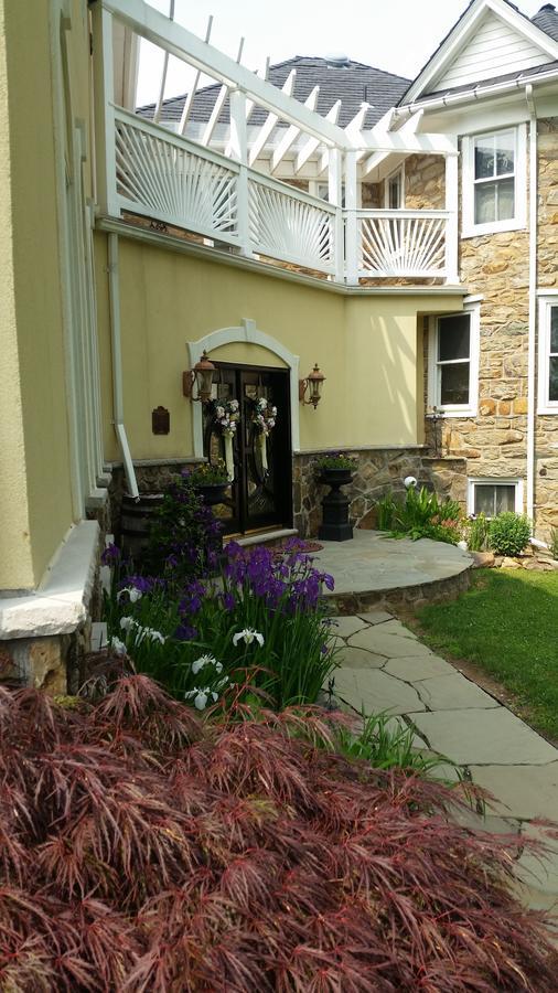 Stone Manor Boutique Inn Britain Ngoại thất bức ảnh